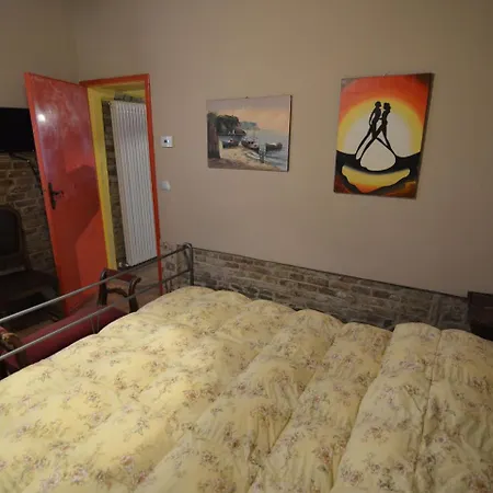 Historic In With Swimming Pool *