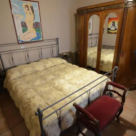 Historic In With Swimming Pool Apartment