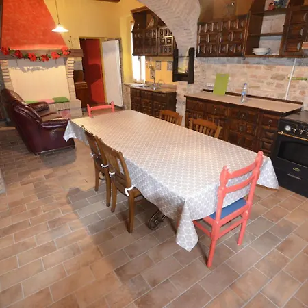 Apartment Historic In With Swimming Pool